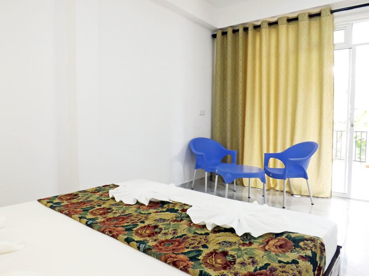 Hotel "Diana" Hikkaduwa Buitenkant foto