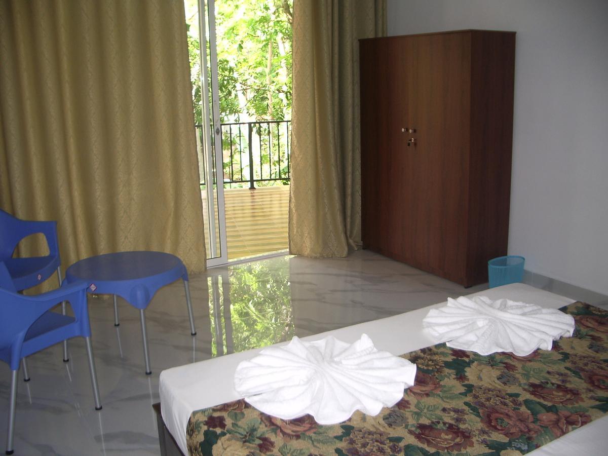 Hotel "Diana" Hikkaduwa Buitenkant foto