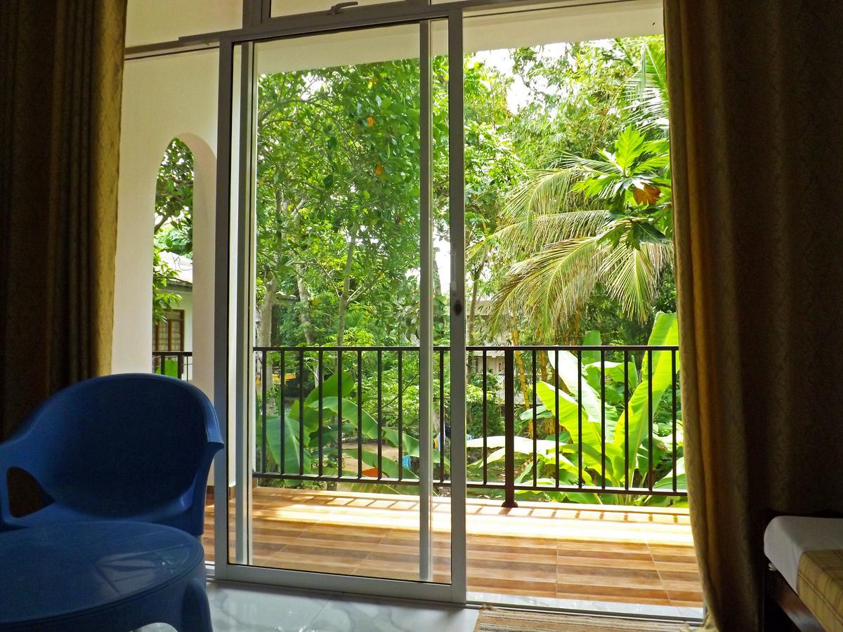 Hotel "Diana" Hikkaduwa Buitenkant foto